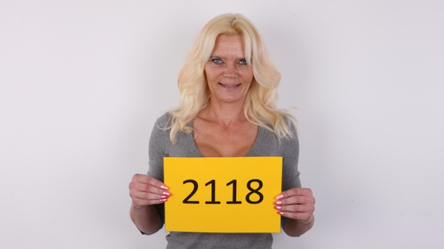 Ivana (48)