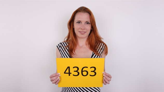 Michaela (31)