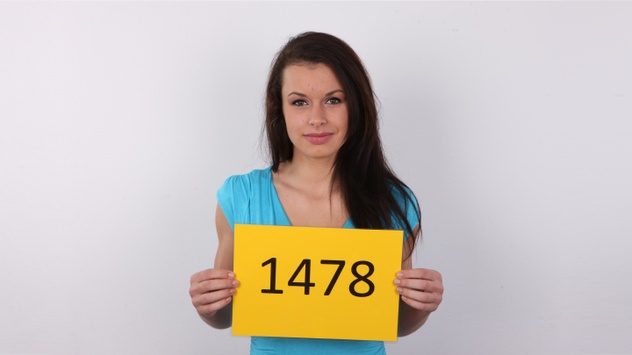 Laura (21)