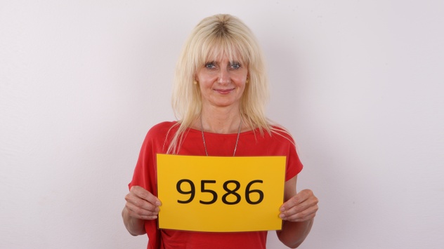 Ivana (47)
