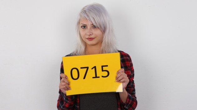 Julie (21)