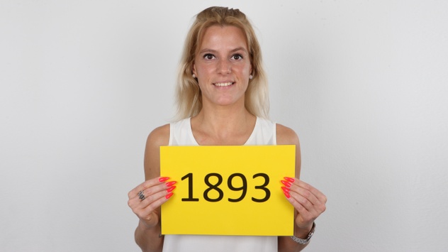 Sandra (27)