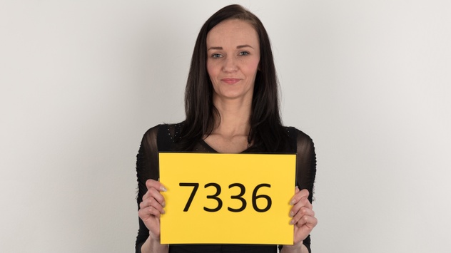 Michaela (28)