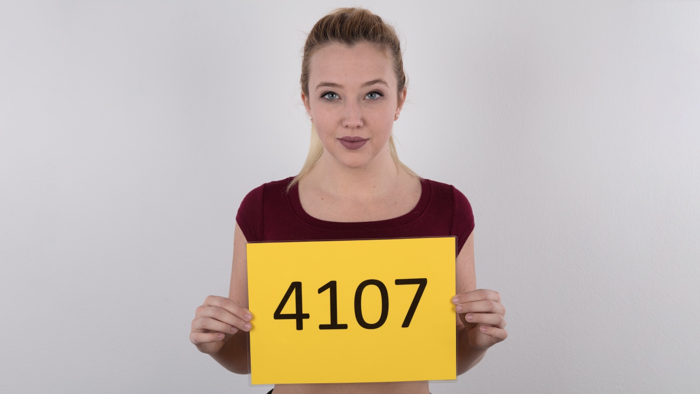 Kelly (23)