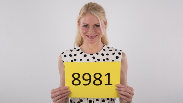 Eva (38)